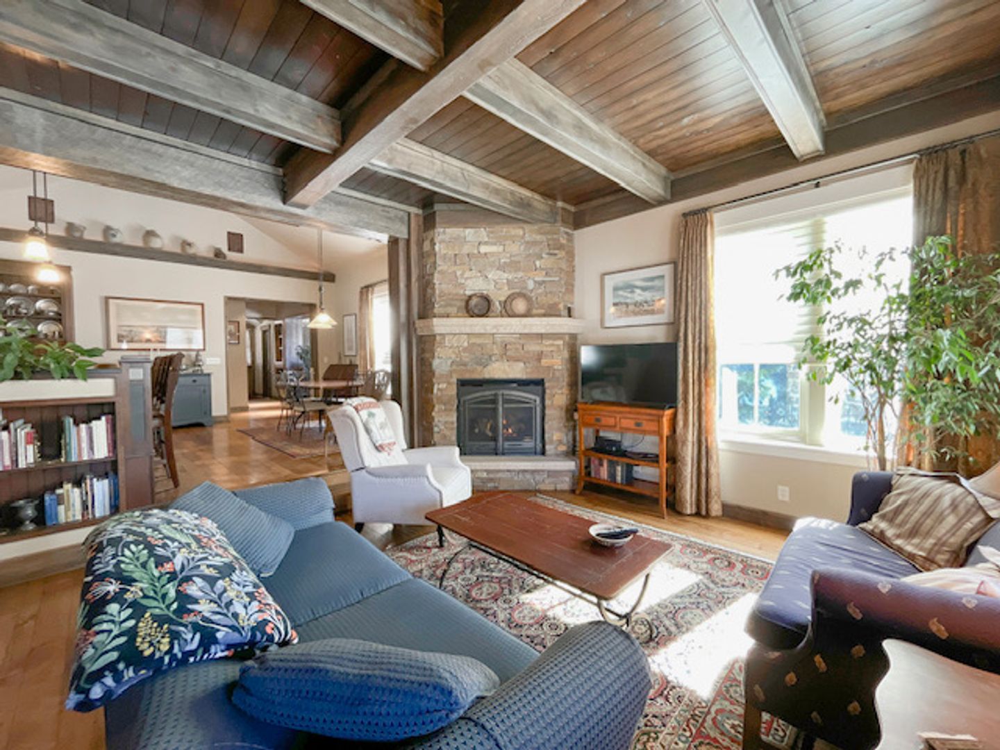 Breckenridge House: 100 S. Harris Street