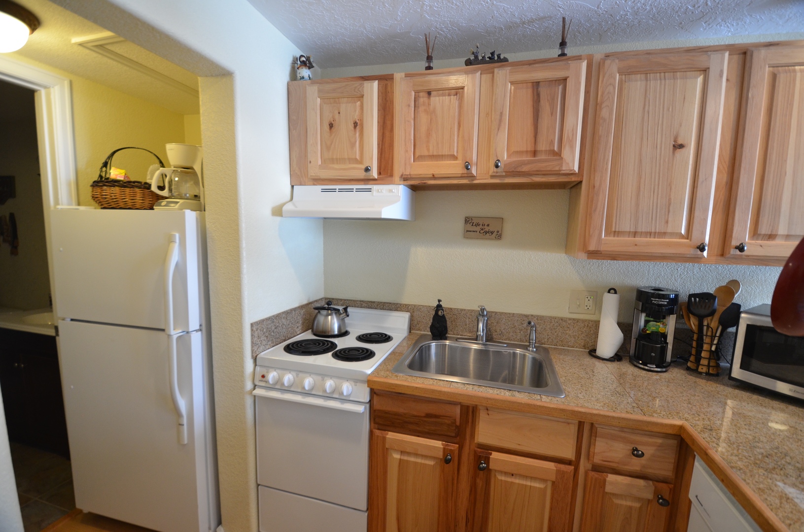 Dillon House: 9 Yacht Club Condos