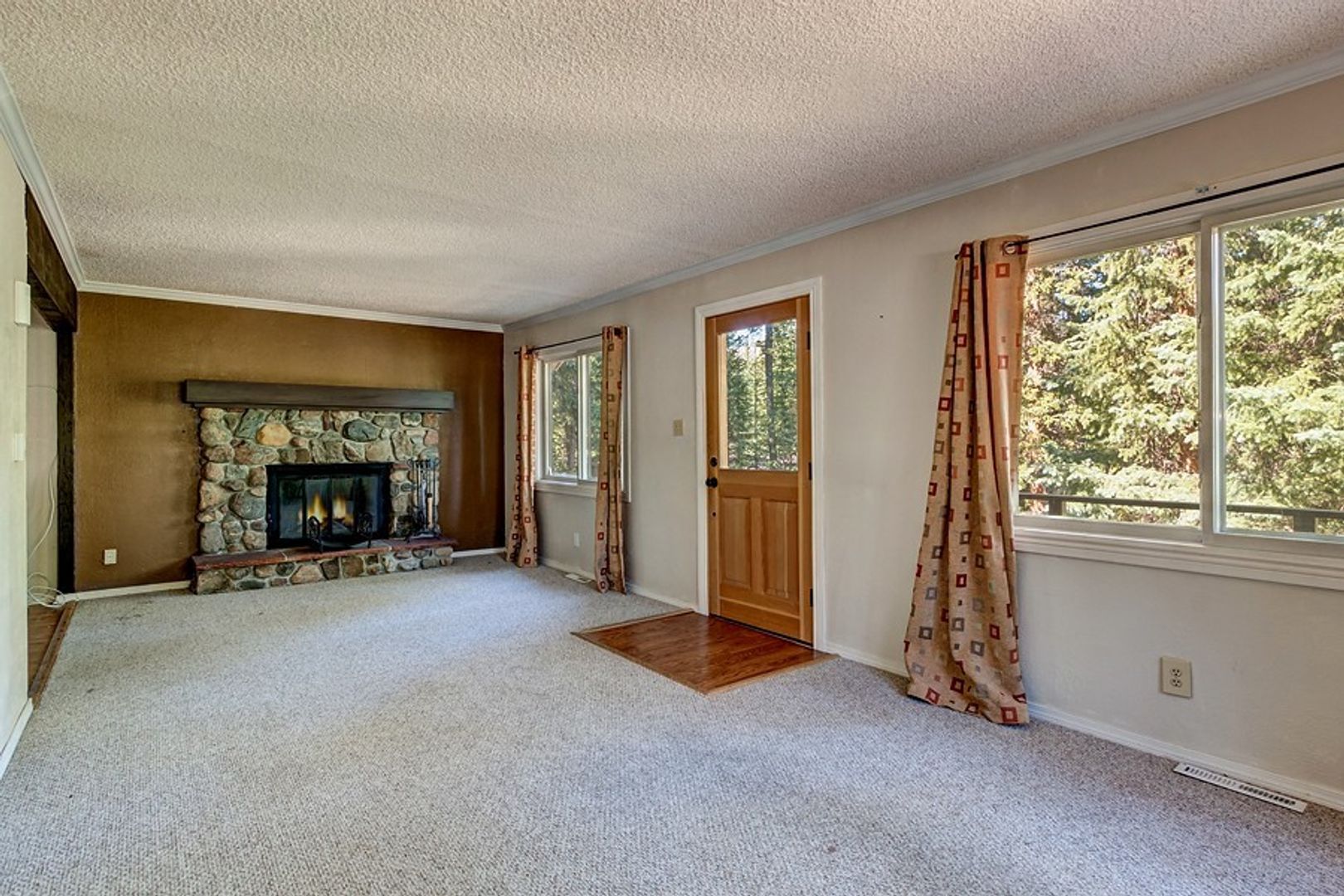 392 Doris Drive 4 of 12