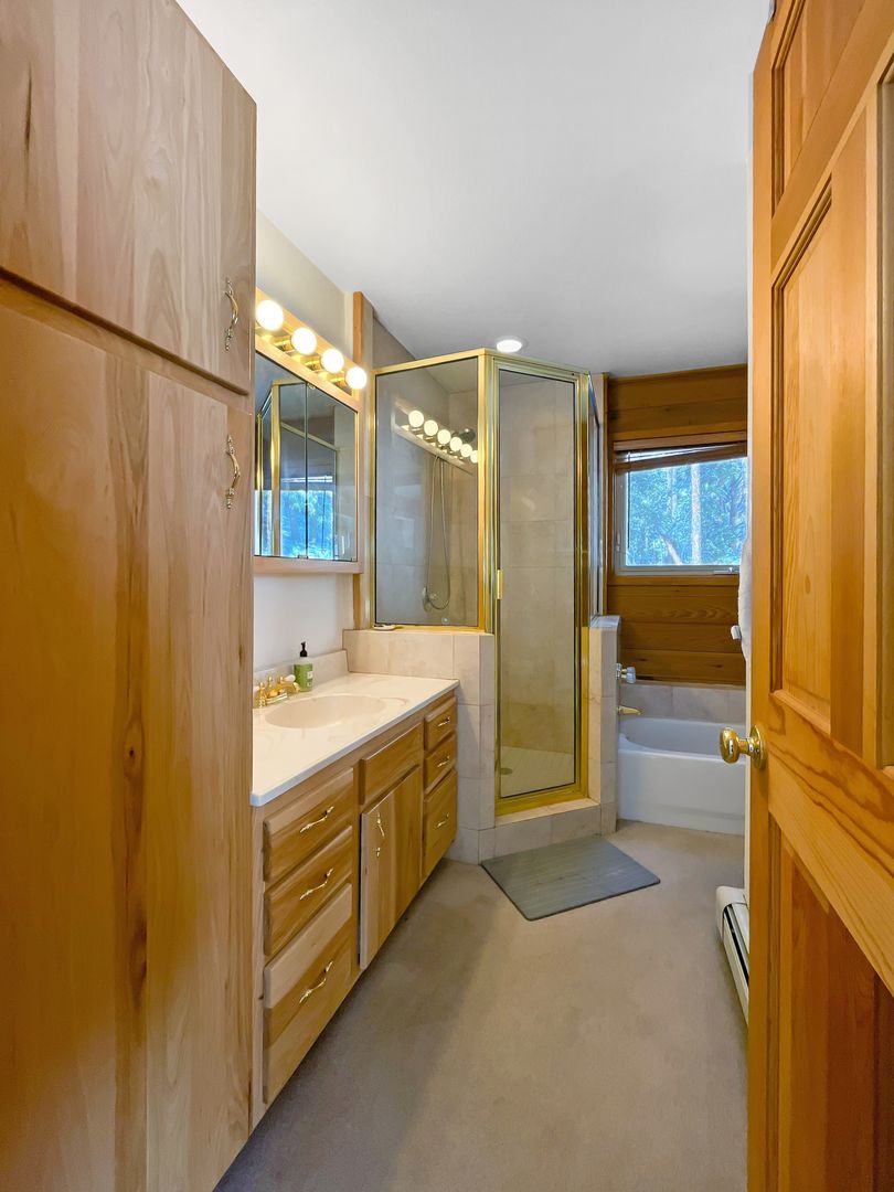 1043 Range Road 12 of 12