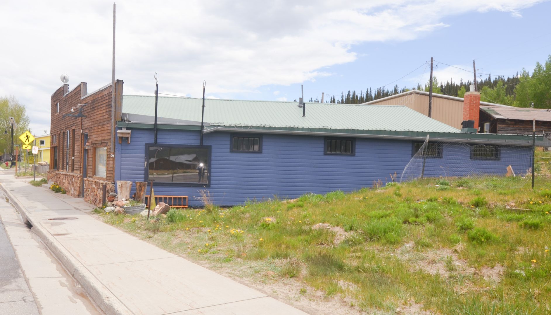 Alma Apartment: 19 N. Main St 4 Plex