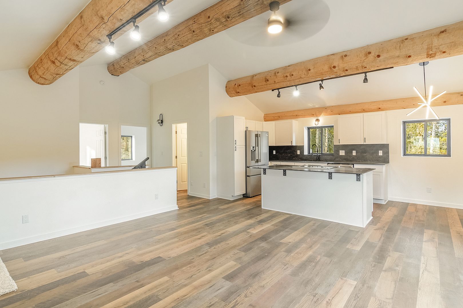 Alma House: 148 N. Aspen St
