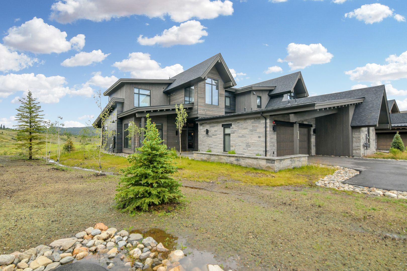 Breckenridge House: 140 Monitor Drive