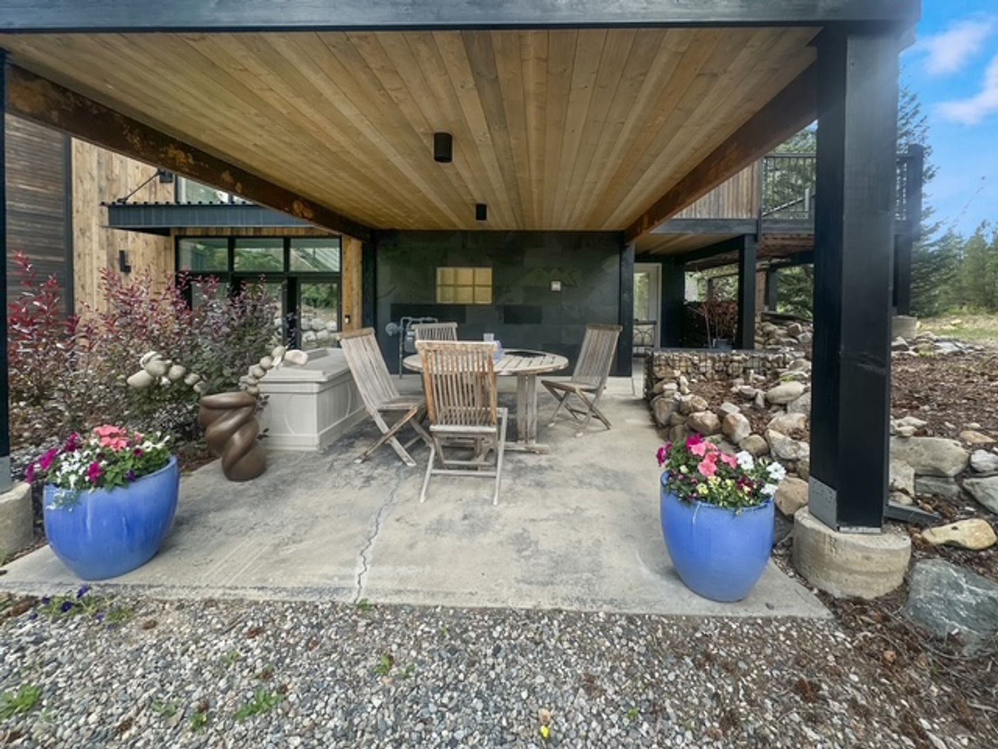Breckenridge House: 502 Wellington Street