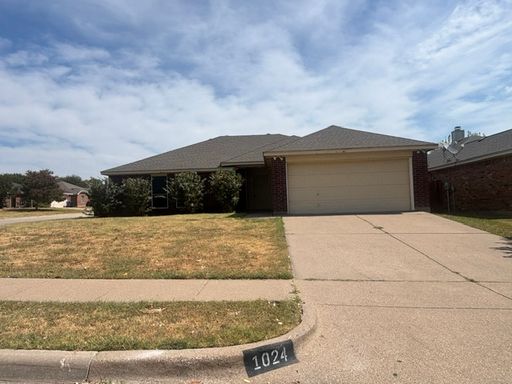 One story 4 bedroom on a corner lot – photo 1