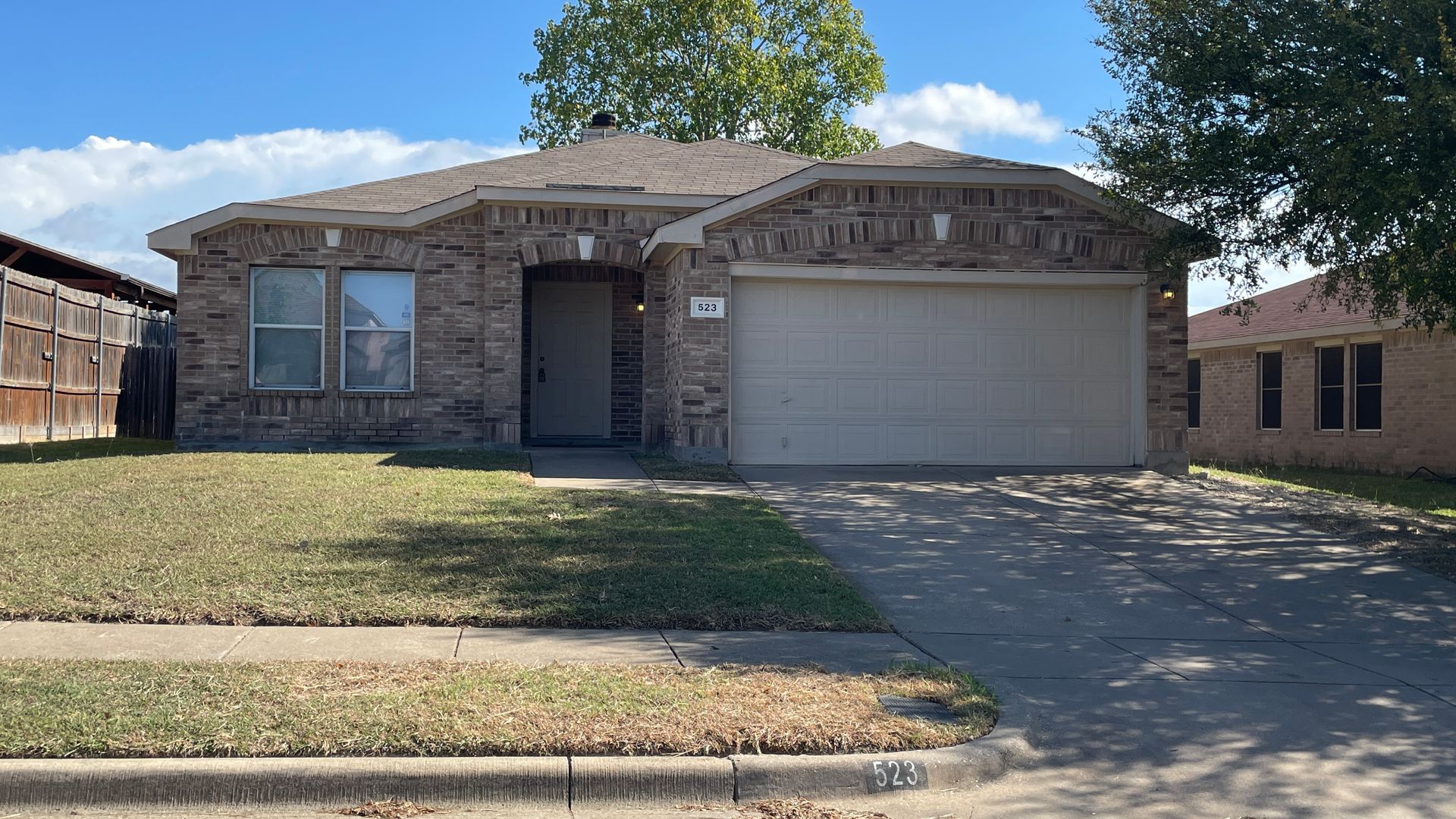 Cedar Hill House: 523 Burleson St