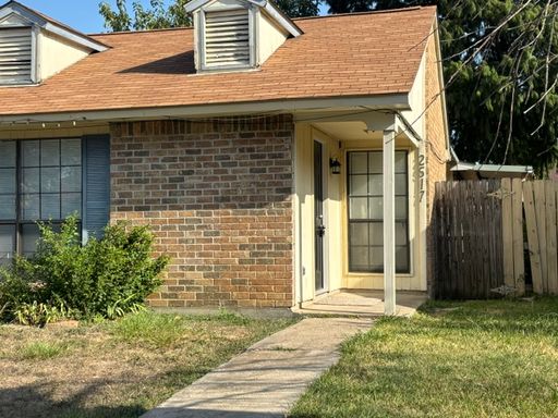 Newly renovated duplex! – photo 1