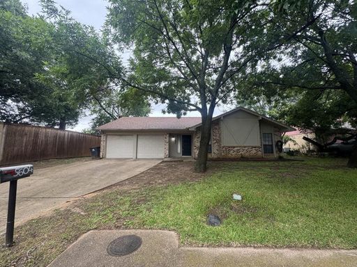 Beautiful Single Story Home in Arlington – photo 1