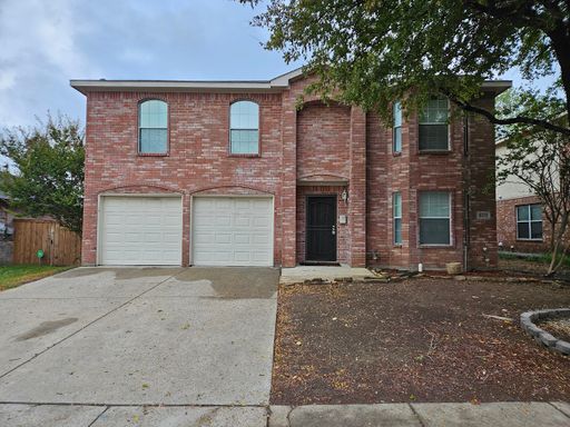 Beautiful and Huge 2 Story in Eagle Mtn ISD – photo 1
