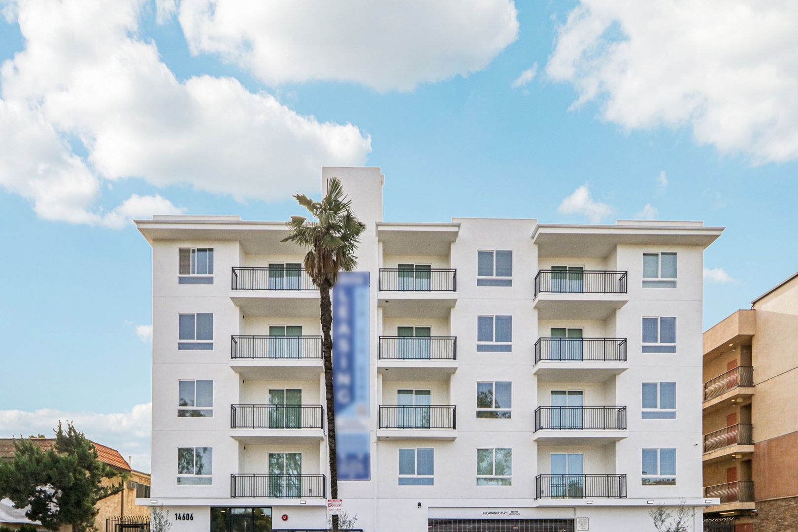 Van Nuys Apartment: 14606 Sylvan St