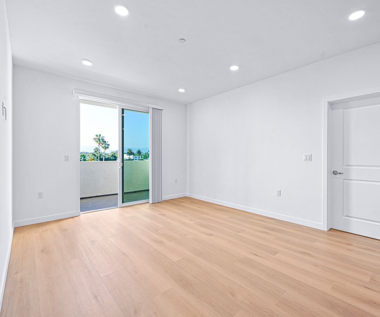 Van Nuys Apartment: 14811 Erwin St.