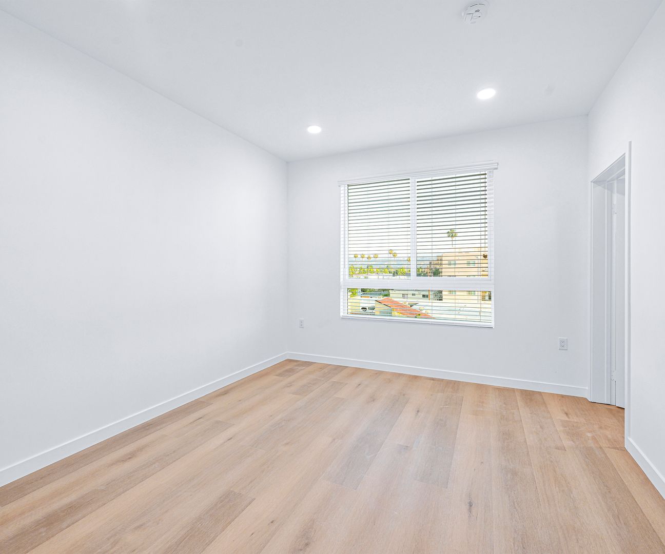 Van Nuys Apartment: 14811 Erwin St.