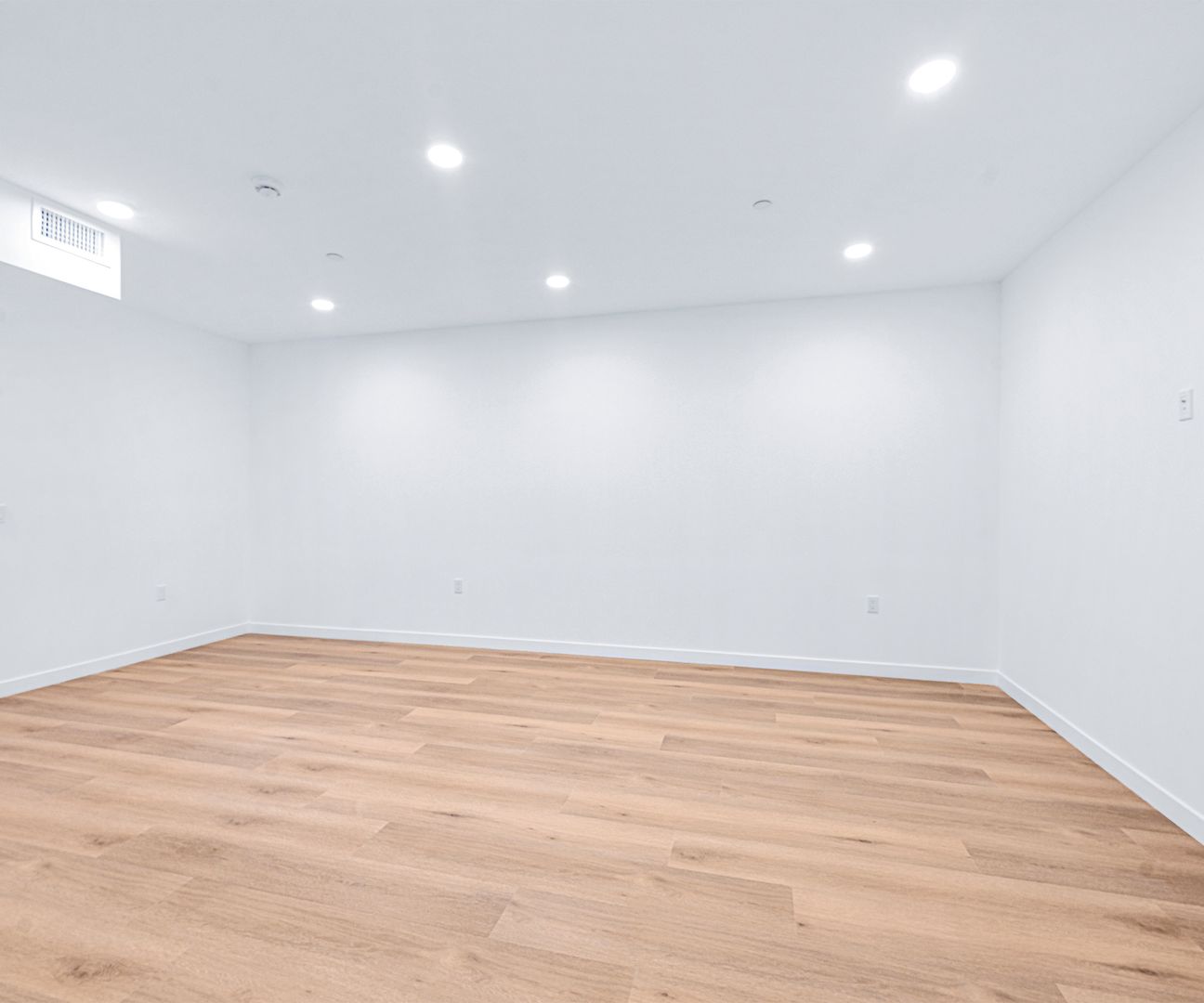Van Nuys Apartment: 14811 Erwin St.