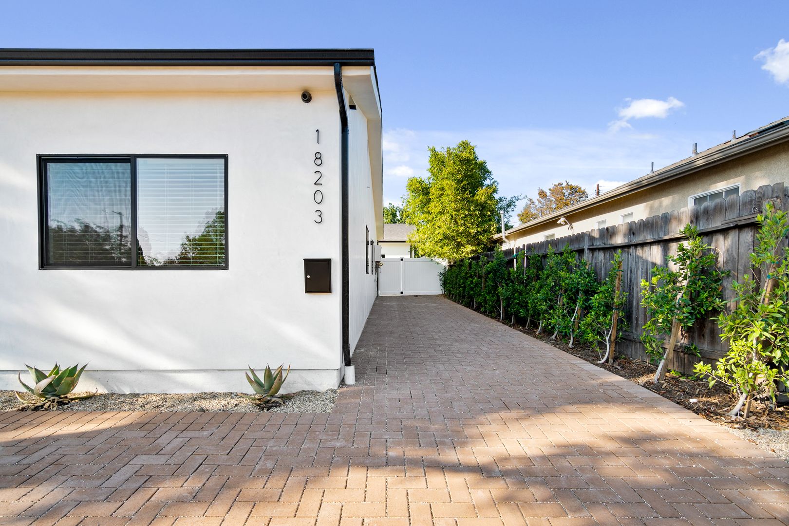 Northridge House: 18203 Sunburts St.