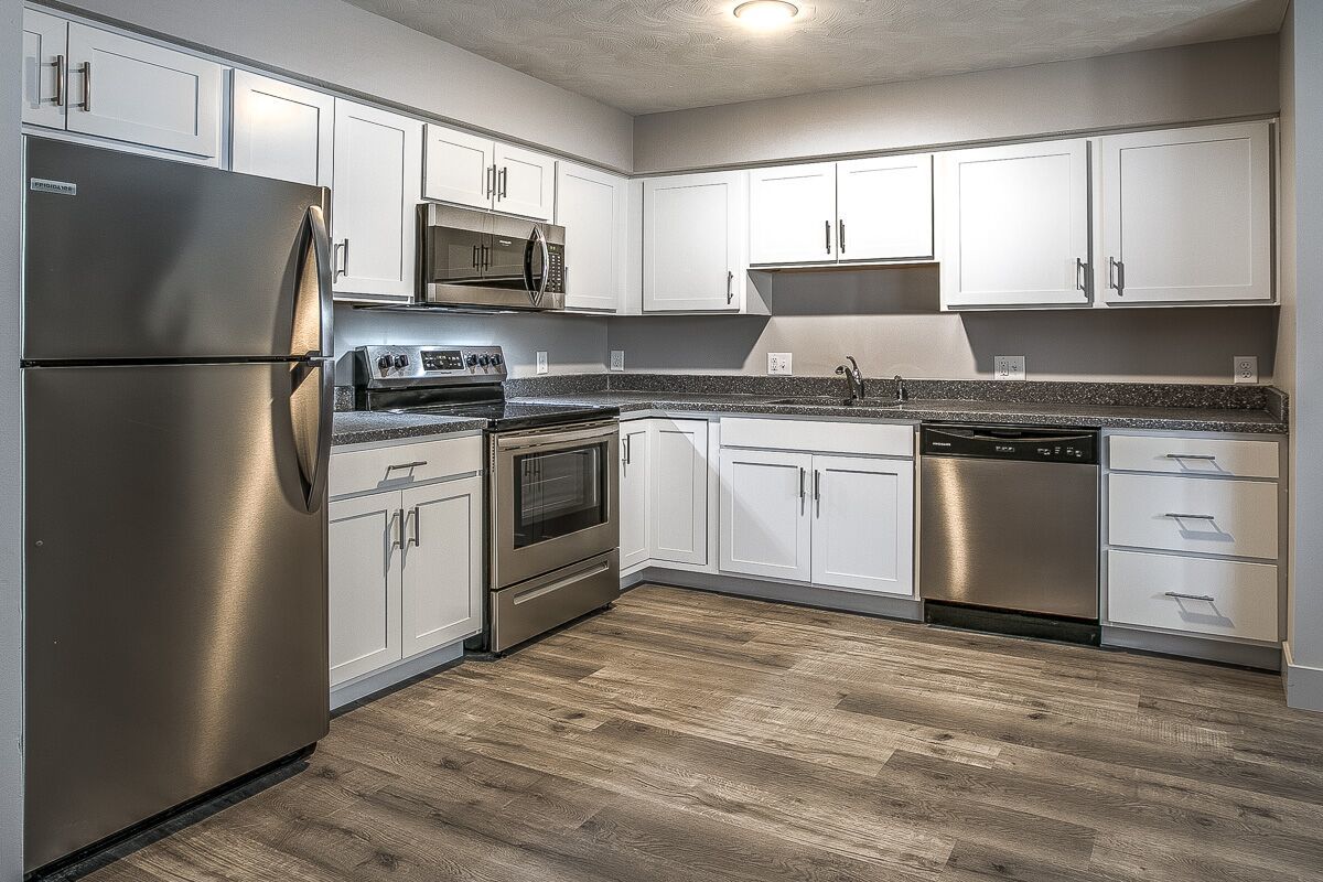 Omaha Apartment: 709 S 35th Street
