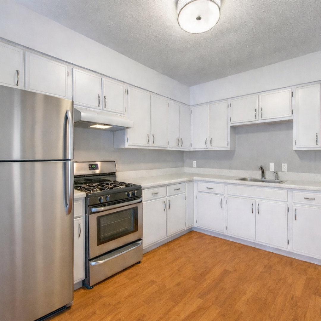 Omaha Apartment: 128/132 N 40th Street