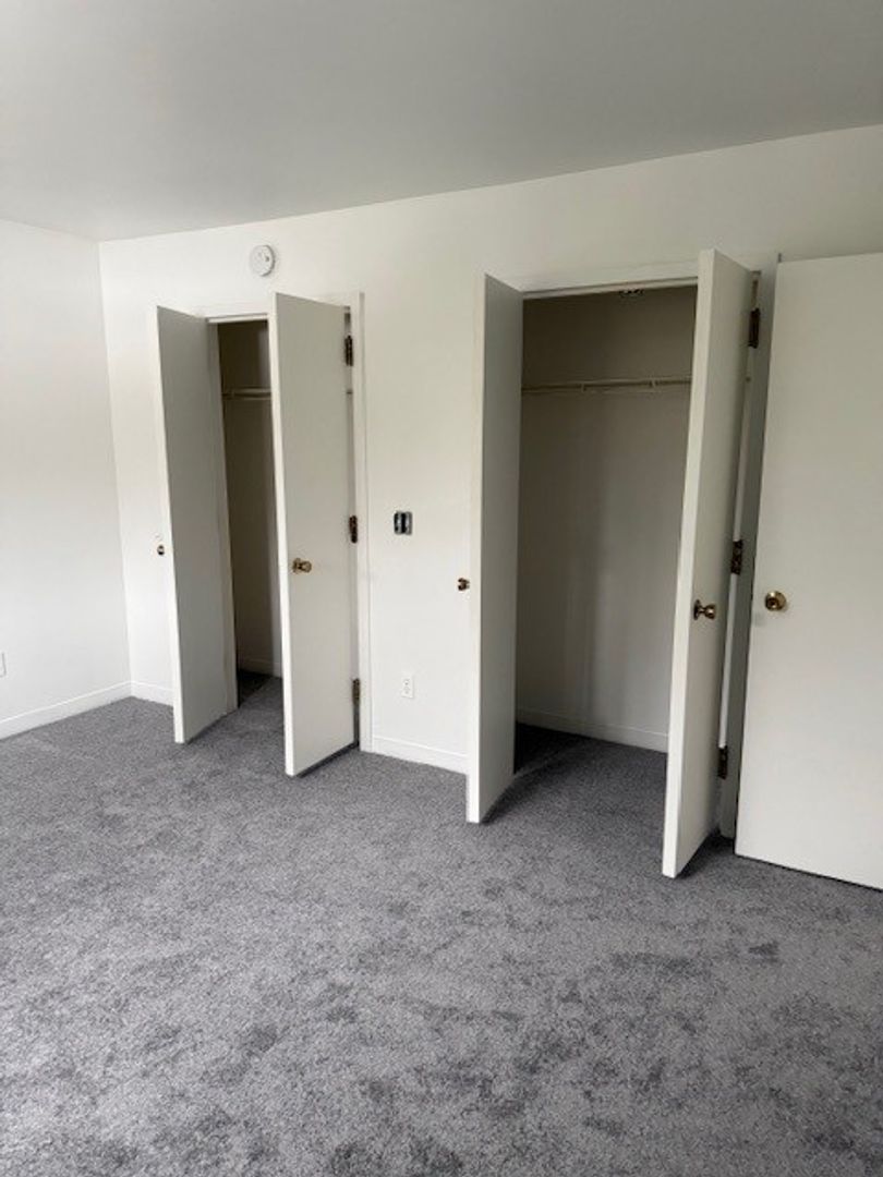 Poughkeepsie Apartment: 127 Fulton Avenue