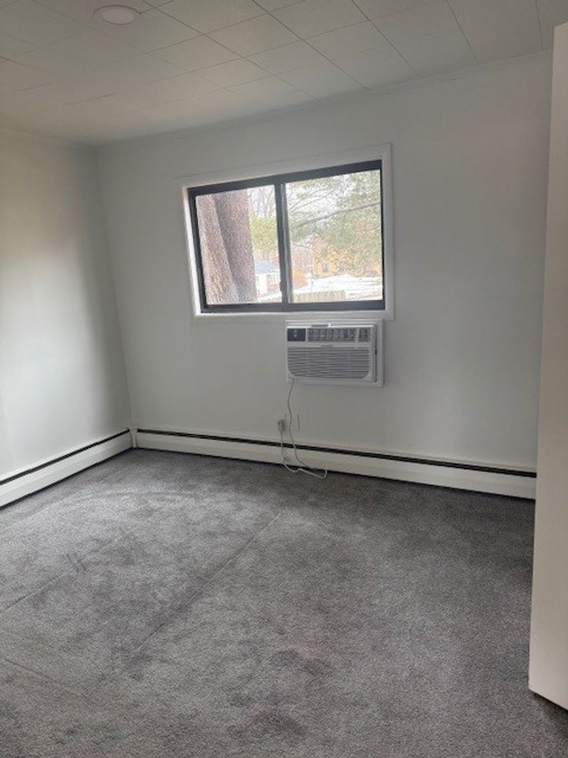 Poughkeepsie Apartment: 127 Fulton Avenue