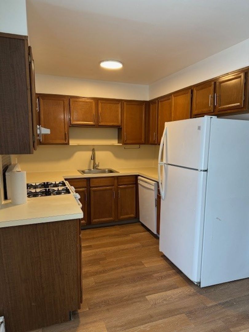 Poughkeepsie Apartment: 127 Fulton Avenue