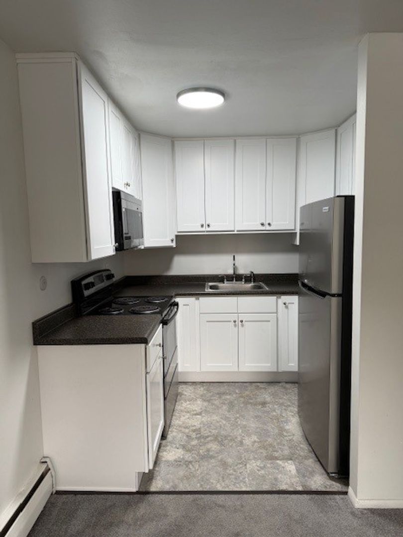 Poughkeepsie Apartment: 127 Fulton Avenue