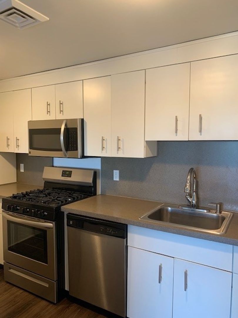 Poughkeepsie Apartment: 141 Fulton Avenue