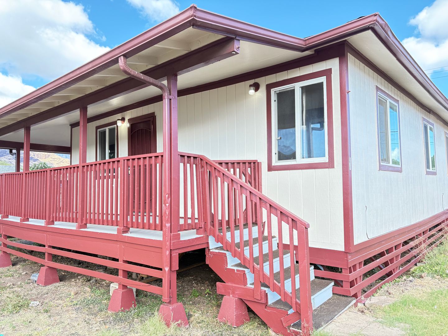 Waianae House: 85-342 Farrington Hwy #B2