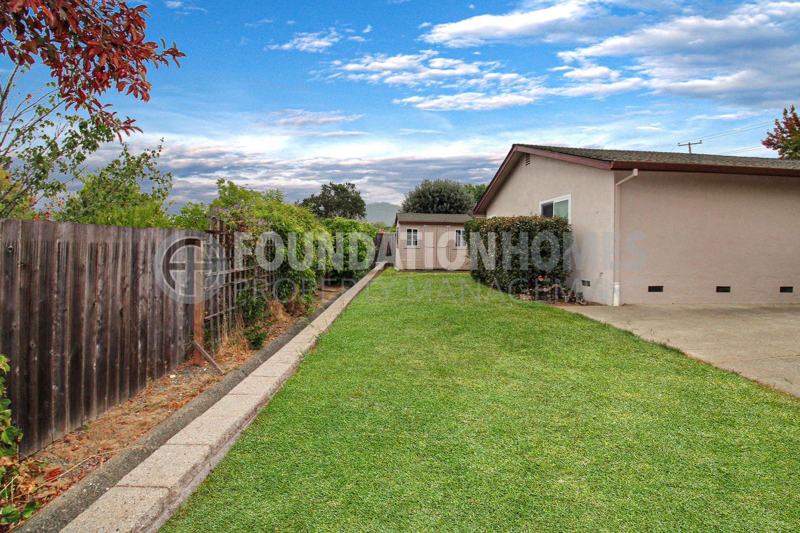 San Rafael House: 599 Tamarack Dr