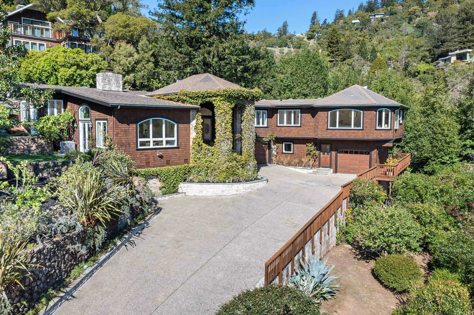 Kentfield House: 33 Acorn Way