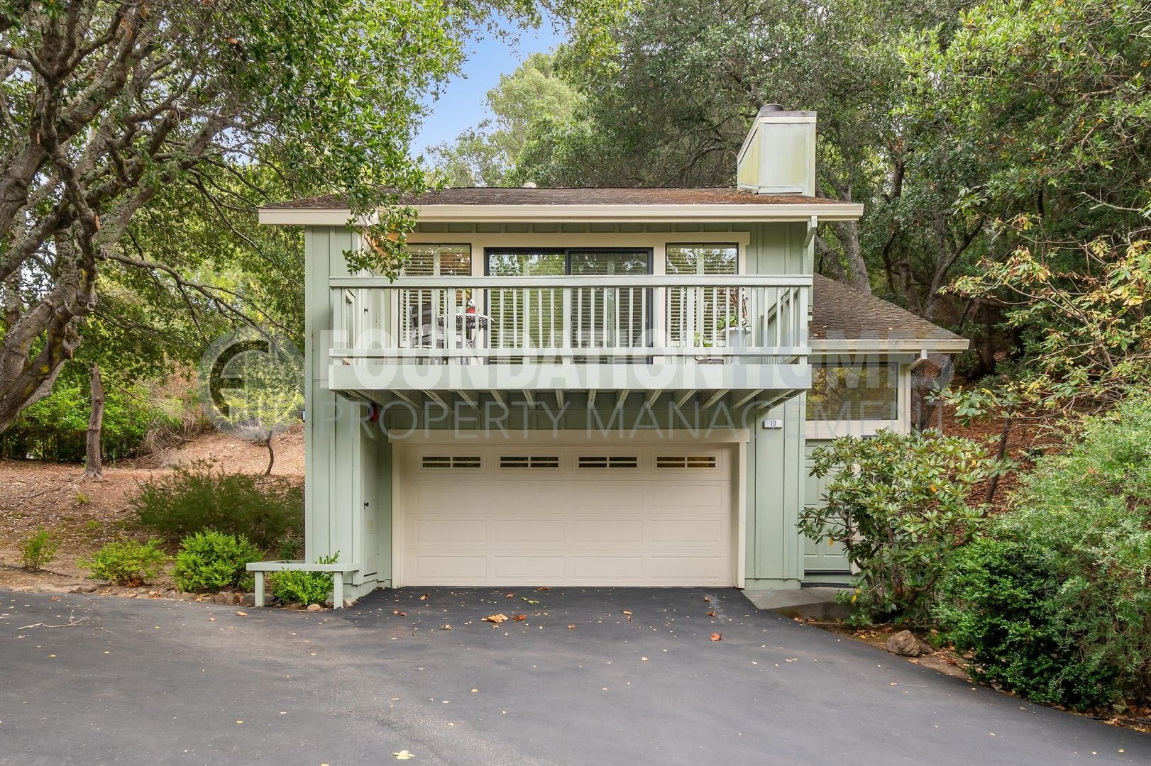 Corte Madera House: 10 Tanoak Ct.
