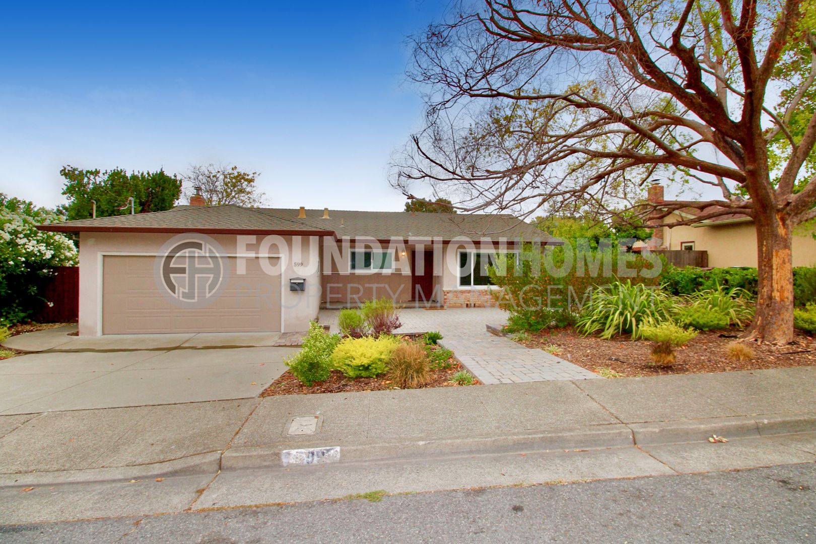 San Rafael House: 599 Tamarack Dr