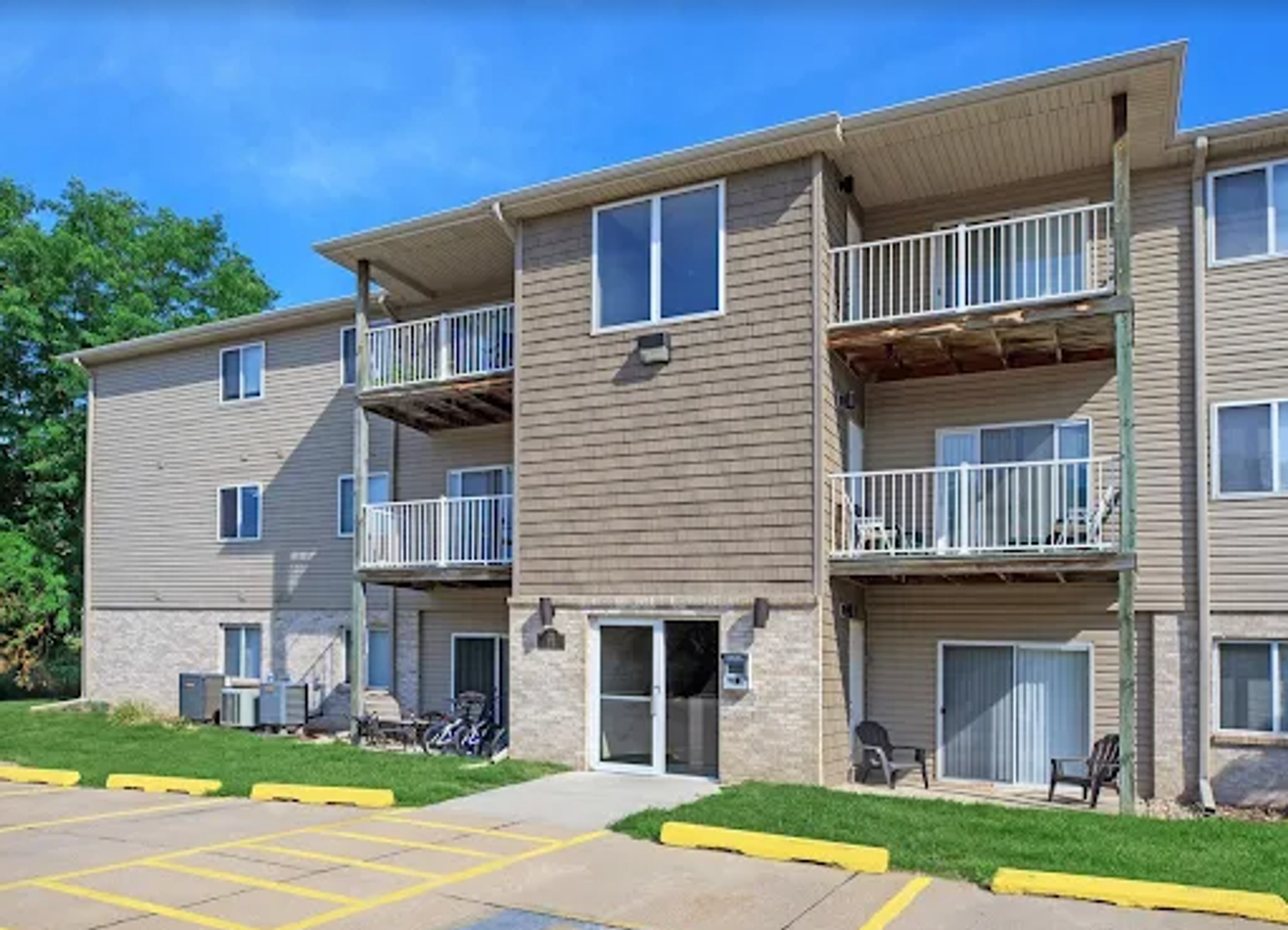 Blair Apartment: 720 N 18th Ave