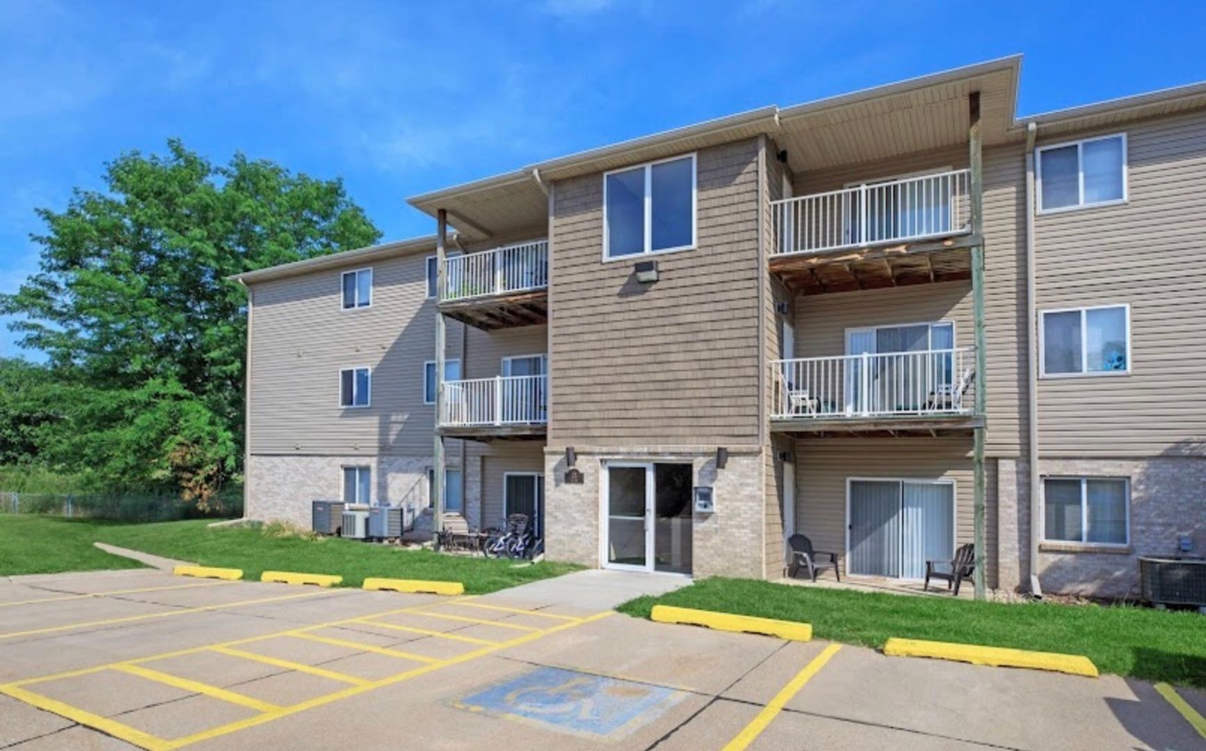 Blair Apartment: 750 N 18th Ave