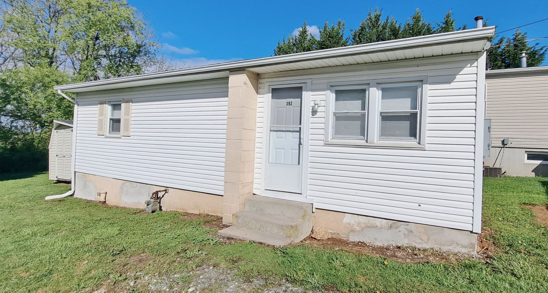 Dallastown Apartment: 390-392 W Cherry Lane