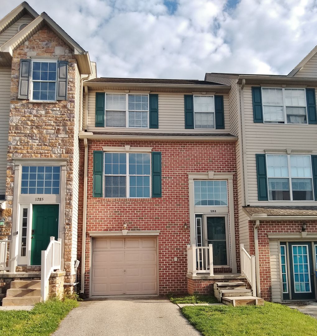 Hanover House: 1283 Wanda Drive