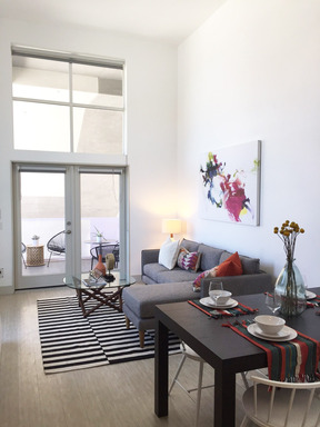 MODERN new 1 bed PLUS DEN (upper LOFT) with HUGE patio BRIGHT – photo 1