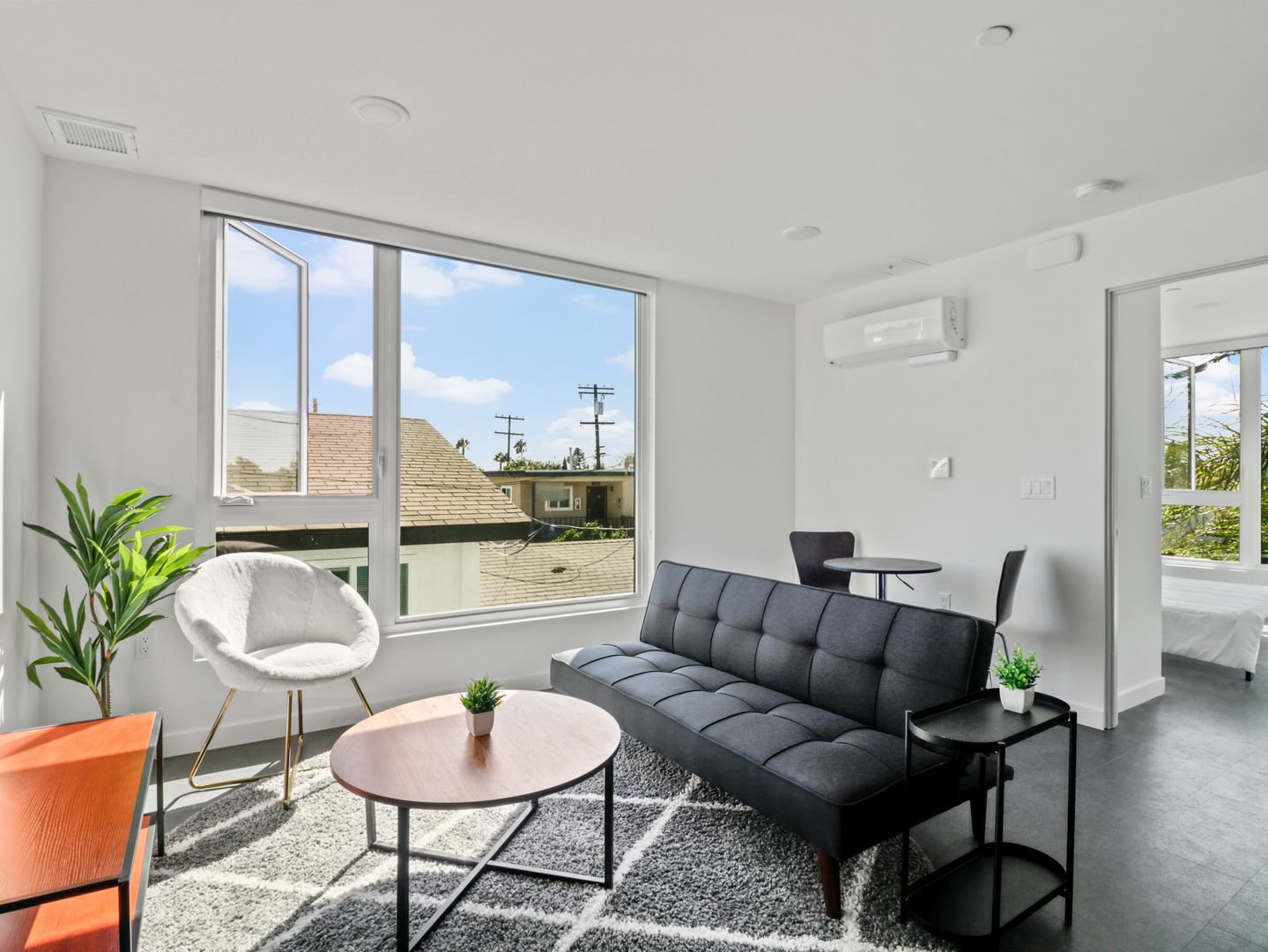 San Diego Apartment: 2441 University Ave