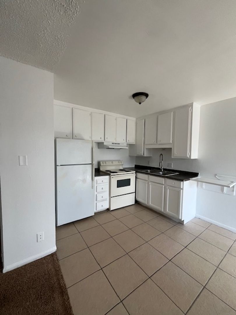 Las Vegas Apartment: 728 Aster Lane