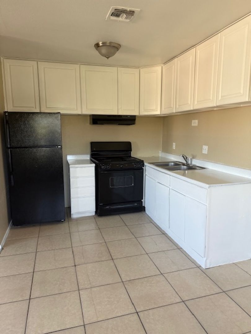 Las Vegas Apartment: 717 Lilly Lane