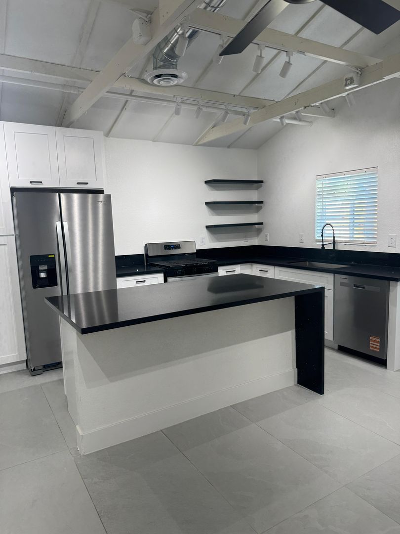 Las Vegas Apartment: 800 Canosa