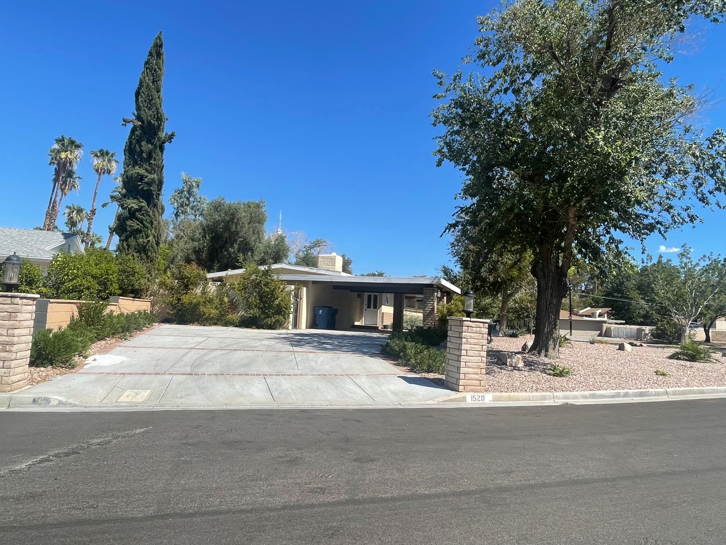 Las vegas House: 1520 Bryn Mawr Ave