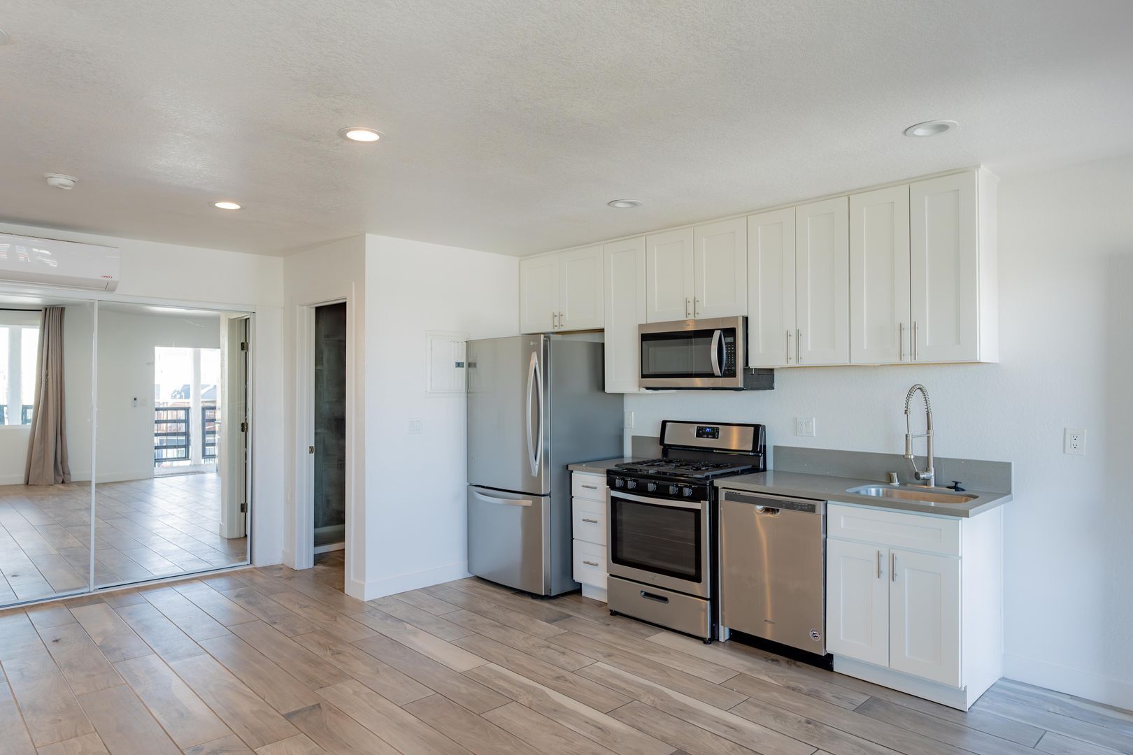 Las Vegas Apartment: 1400 S Casino Center Blvd