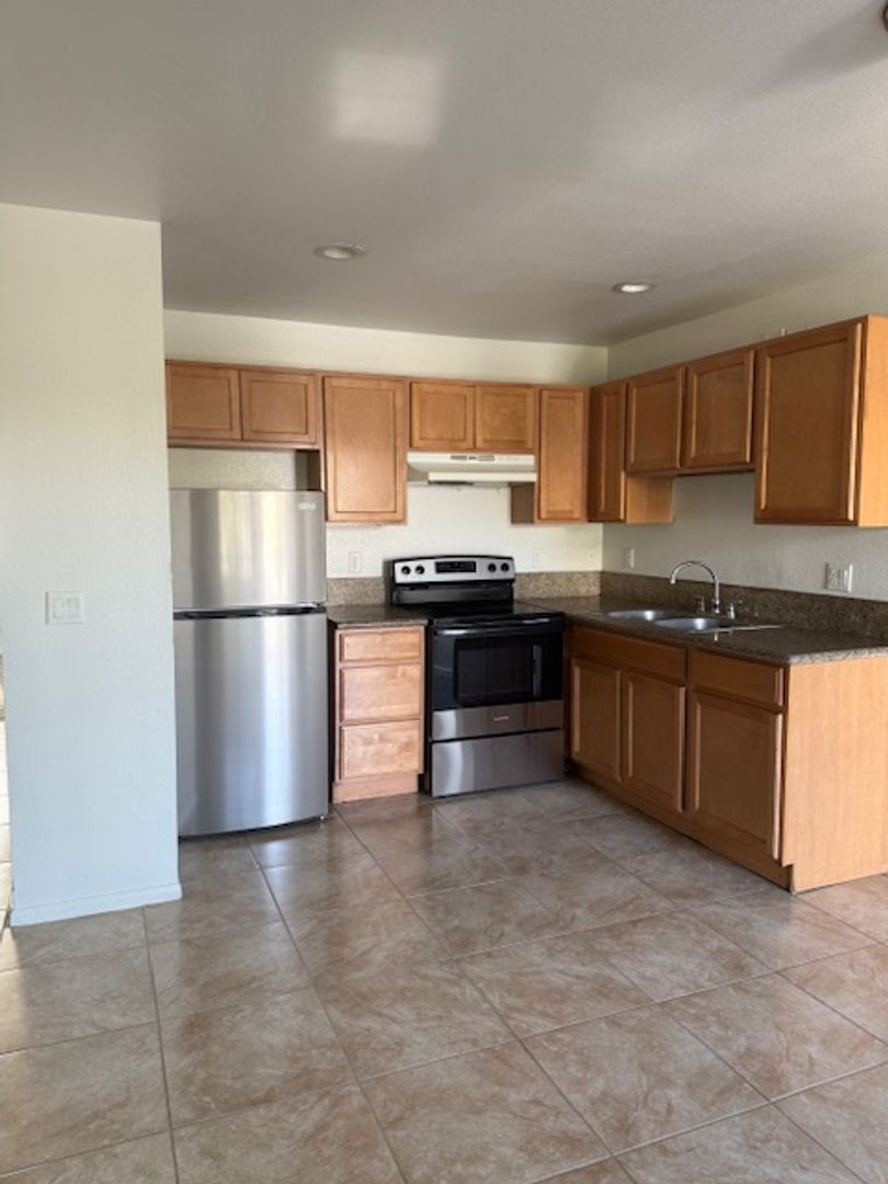 Las Vegas Apartment: 713 Lilly Lane