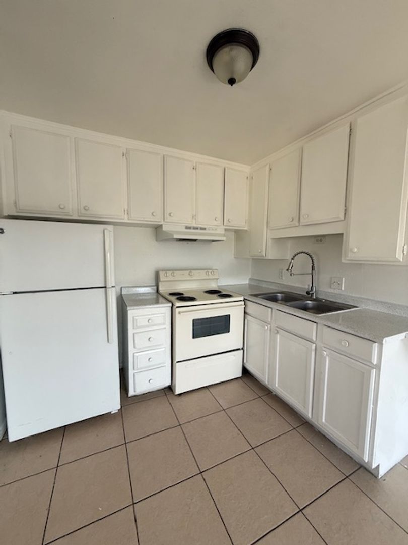 Las Vegas Apartment: 728 Aster Lane