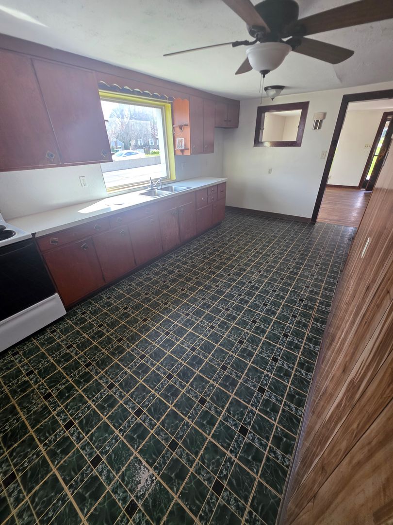 Center Valley Apartment: 5002 PA Route 309