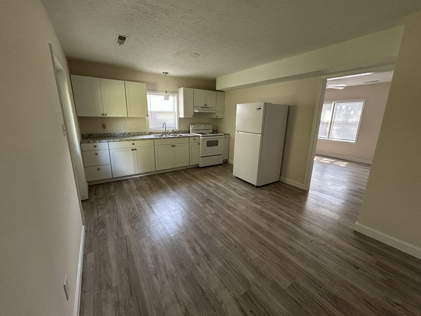 Madison Heights Apartment: 325 Tanglewood Drive