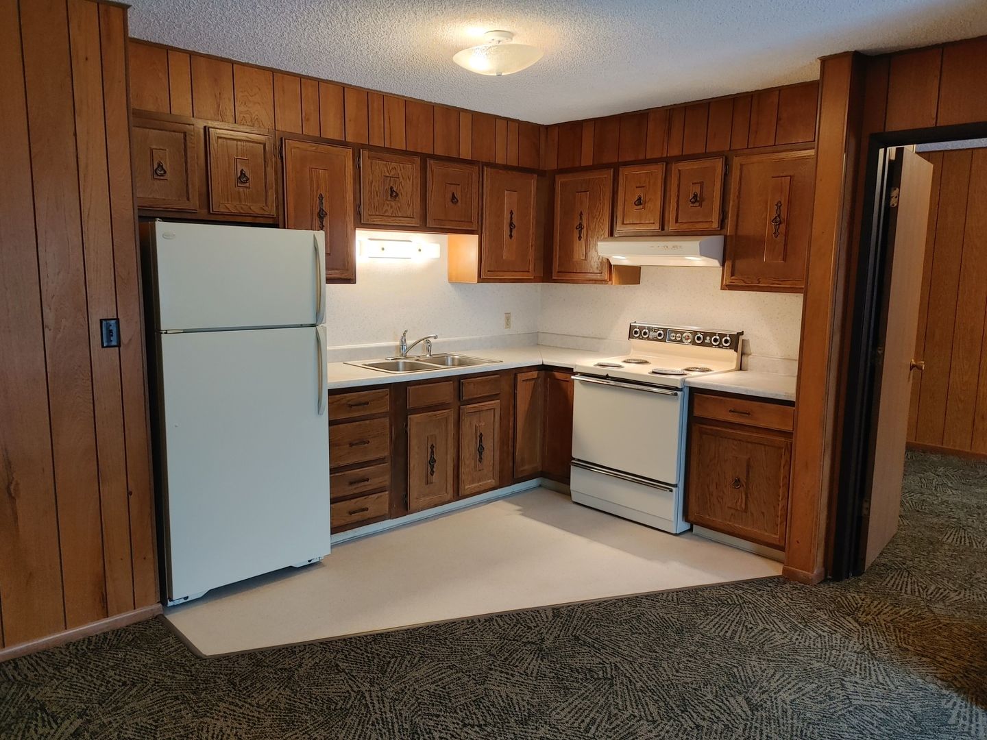 Fairbanks Apartment: 1653 2nd Ave