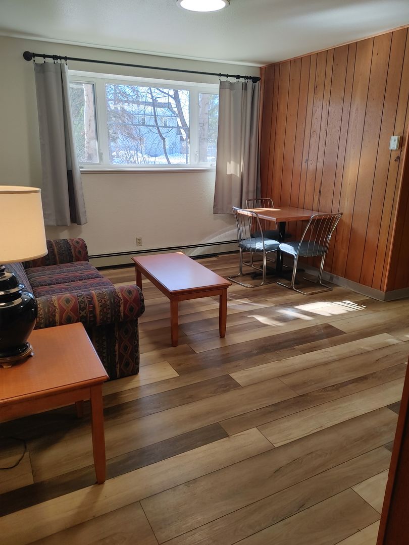 Fairbanks Apartment: 1655 2nd Ave
