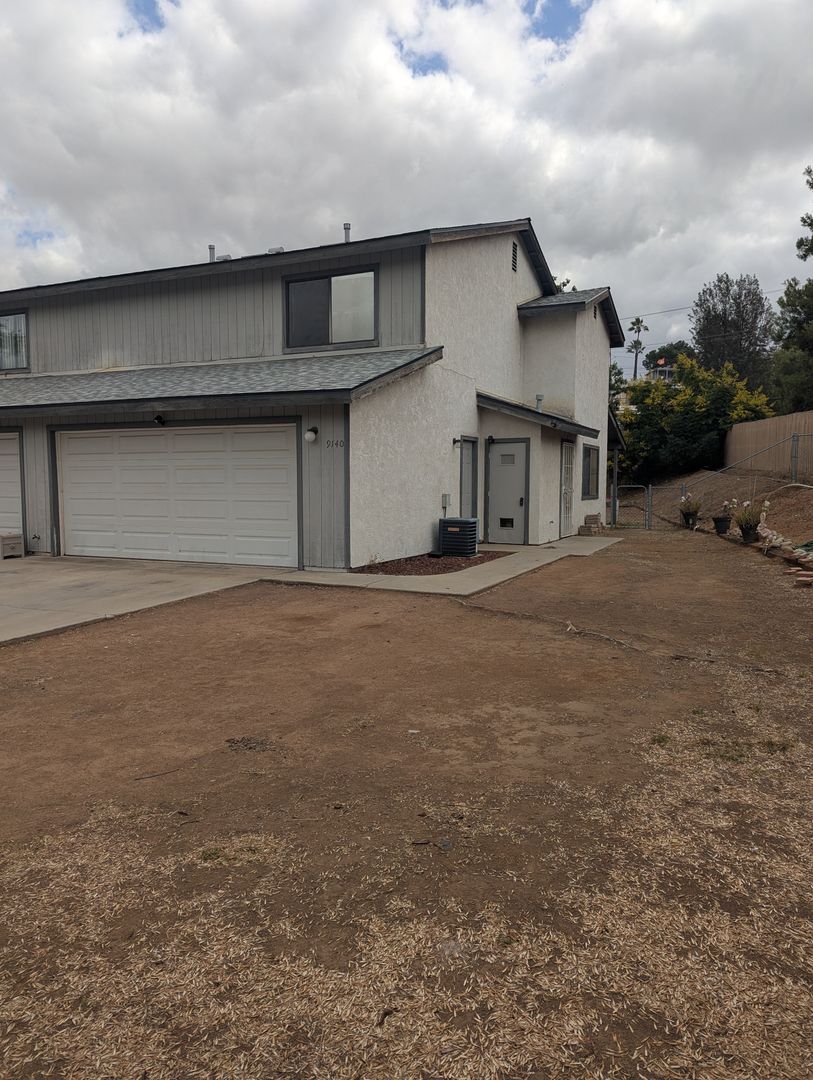 Lakeside Apartment: 9138-9148 Winter Gardens Blvd