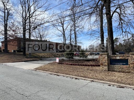 Lovely 2 Bedroom 1.5 Bath Apartment – photo 1