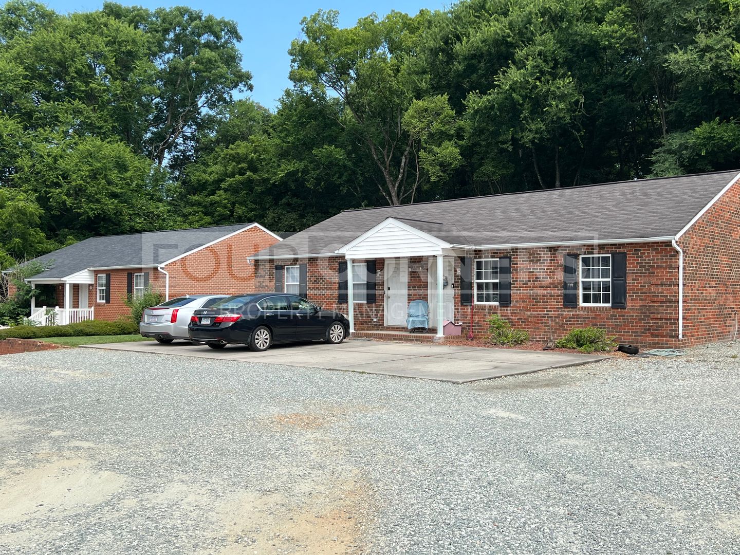 Graham Apartment: 1336 E Main St